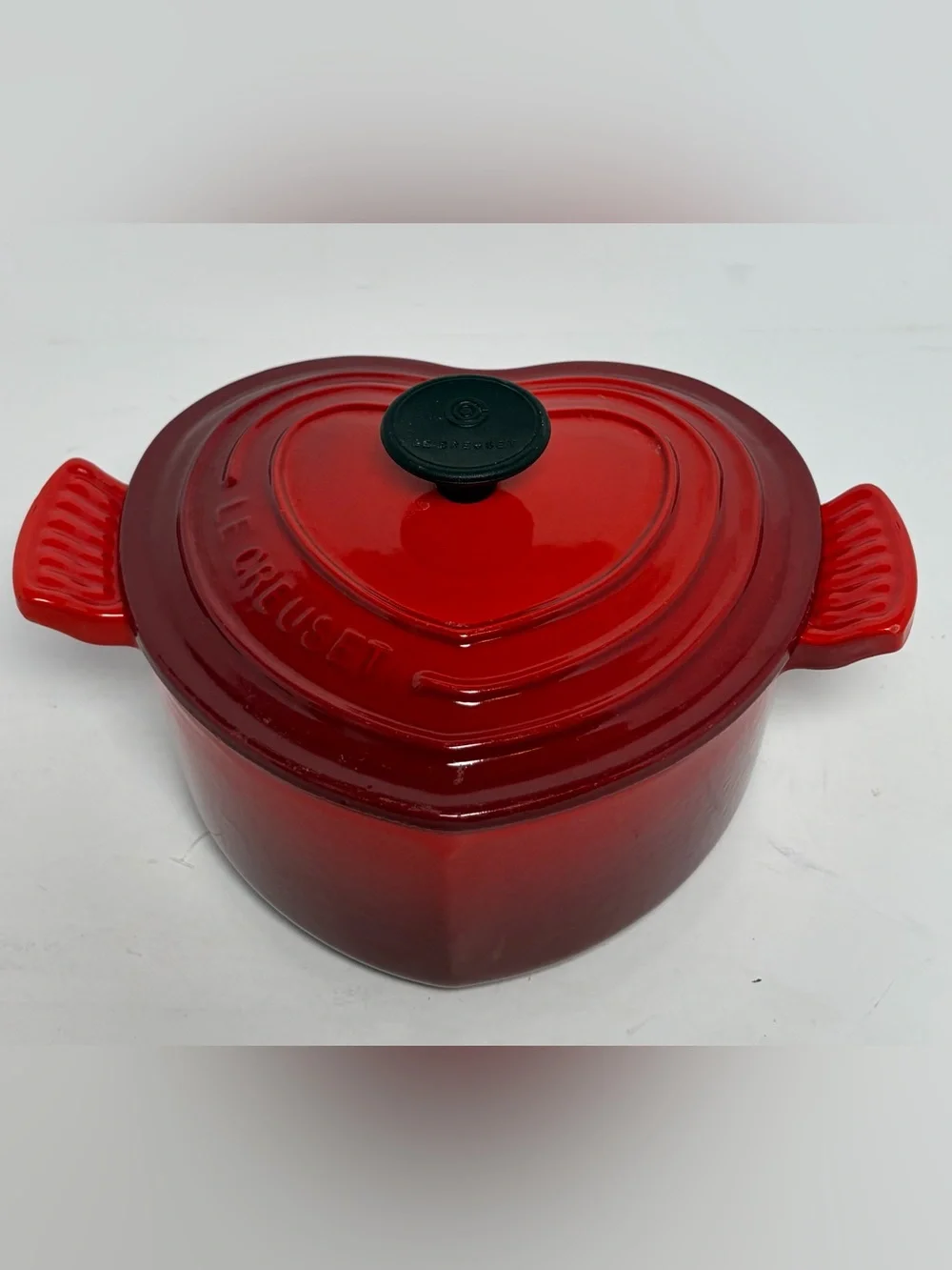 Vintage Le Creuset Cerise Red 2-Quart Heart Shaped Cast Iron Dutch Oven 20cm
